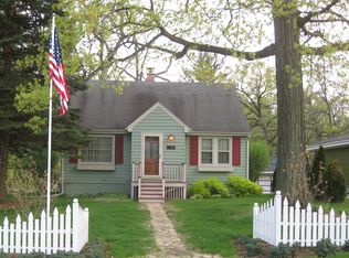 1901 Curtiss St, Downers Grove, IL 60515