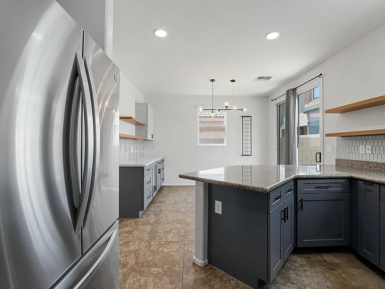 4036 E Carla Vista Dr — Photo 11