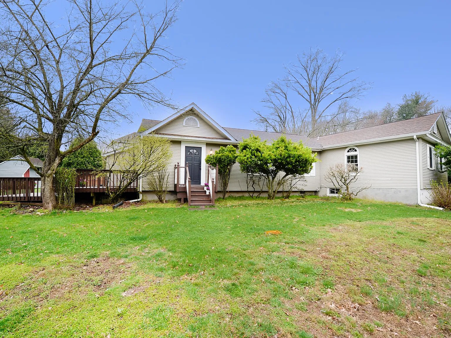 3 bed, $4,600 — Photo 1