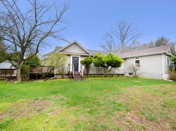 13 Orangeburgh Rd, Old Tappan, NJ 07675