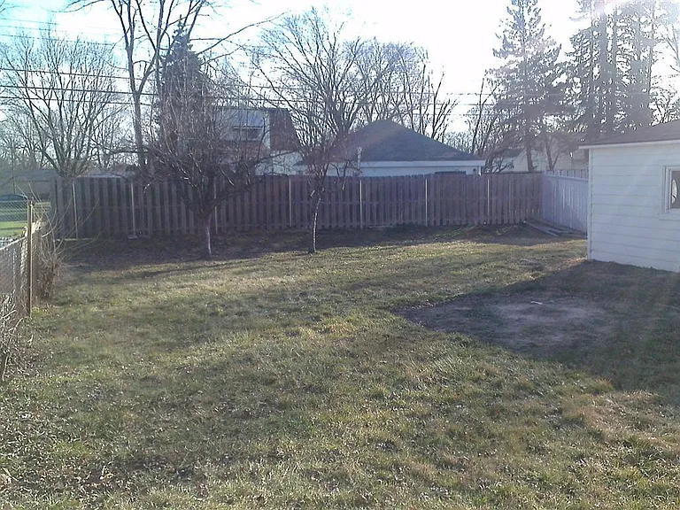 22012 Logue Ave — Photo 12