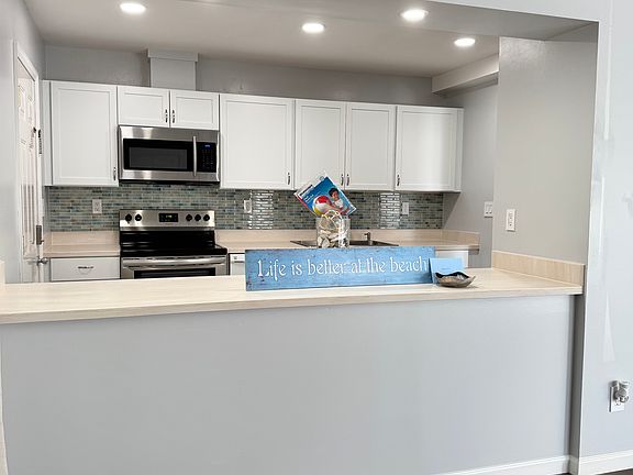 5th image of 217 57th St APT A