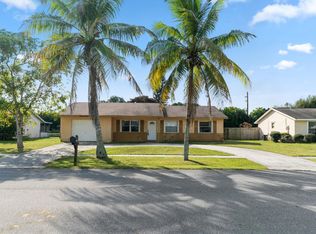 145 Bobwhite Rd, Royal Palm Beach, FL 33411