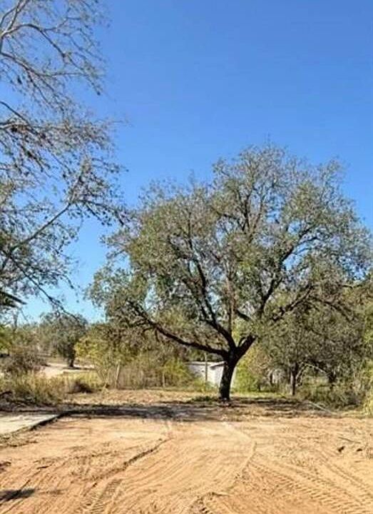 1st image of 409 Harl LOT 2