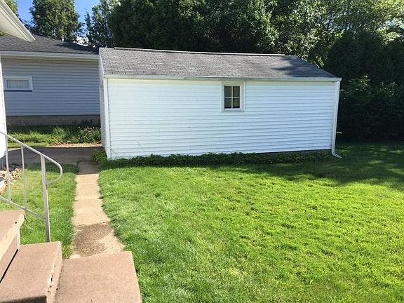 Garage, side