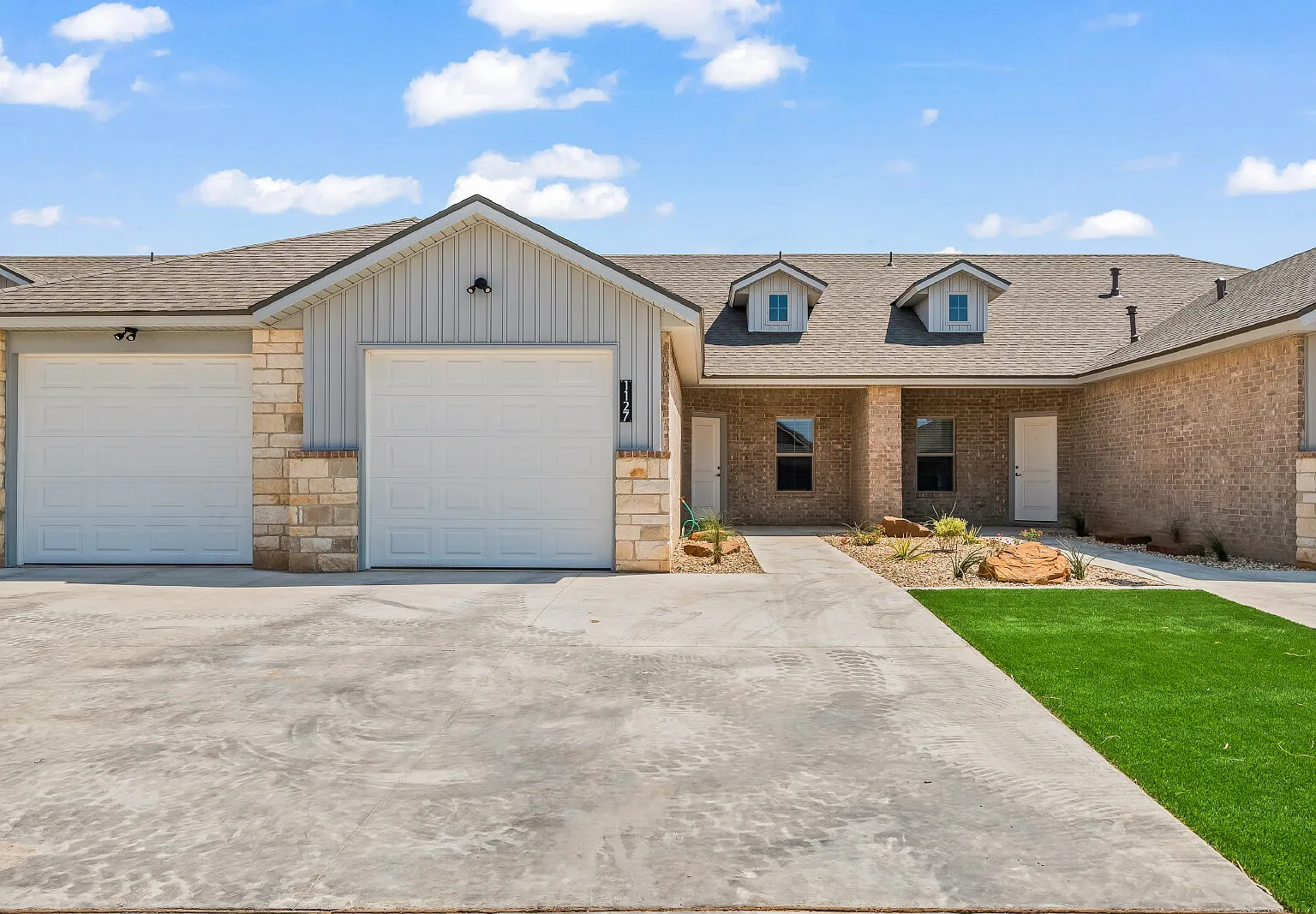 2 bed, 2.0 bath, 1190 sqft, $1,450 — Photo 1