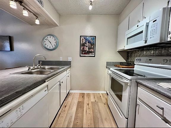 3rd image of 7042 N Holiday Dr #7042