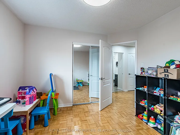 35 Whitehouse Cres — Photo 44