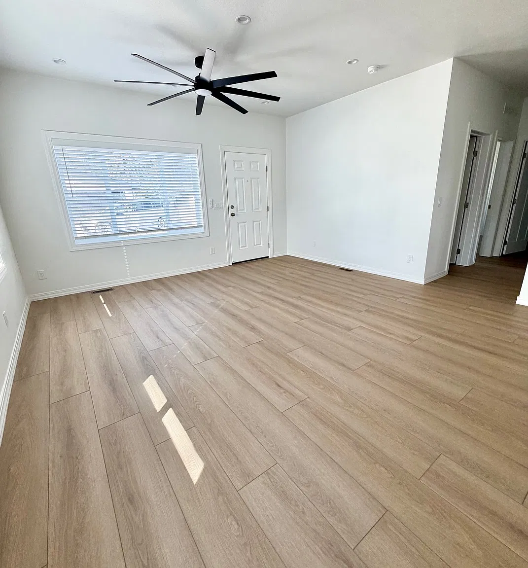 2 bed, 800 sqft, $2,995 — Photo 4