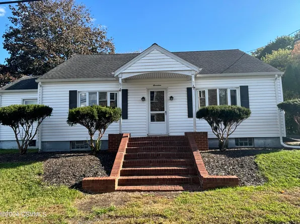 17 Ash St, Cressona, PA 17929