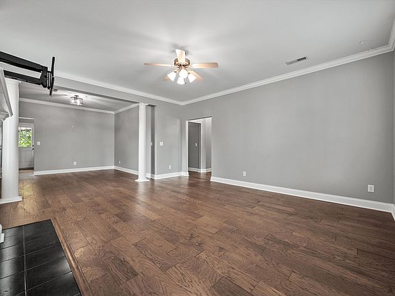 5th image of 5104 Frankford Dr SE