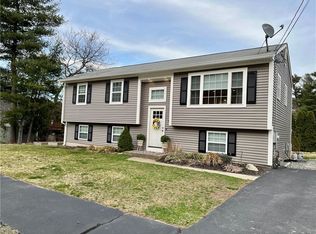 9 Trafford Park Dr, Coventry, RI 02816