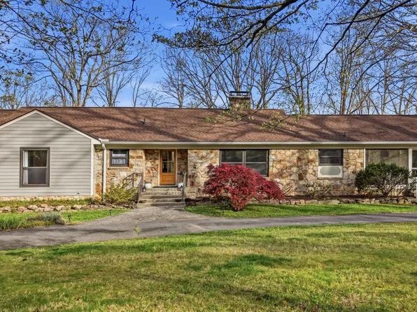 217 Arrow Dr, Signal Mountain, TN 37377