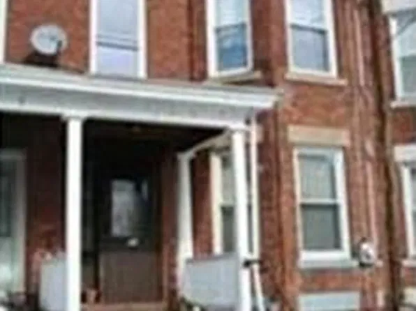 53 Davis St, Holyoke, MA 01040