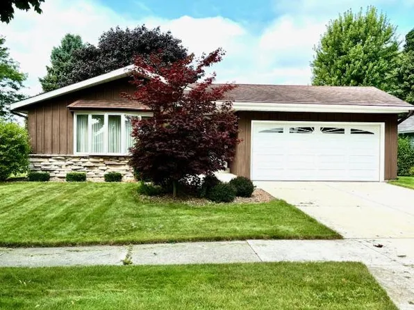 2326 East Mark DRIVE, Sheboygan, WI 53083