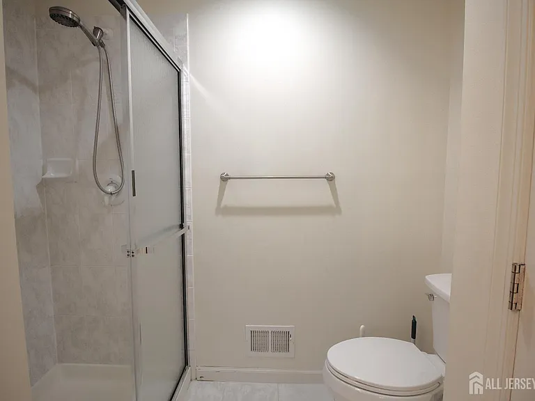 72 Truman Ave — Photo 21