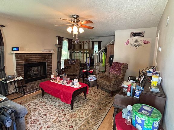 3rd image of 110 Nottingham Ct