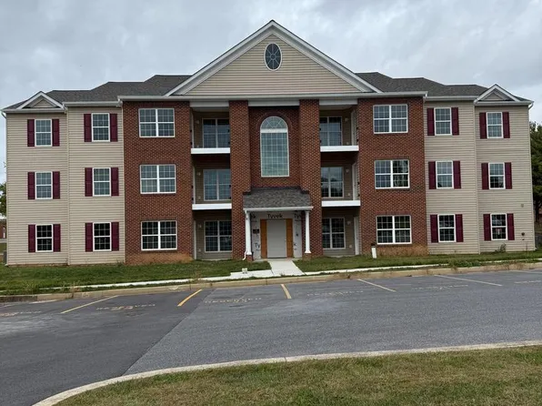 820 Wembley Dr #3D, Hampstead, MD 21074