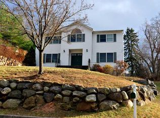5 Margaret Ct, Valley Cottage, NY 10989
