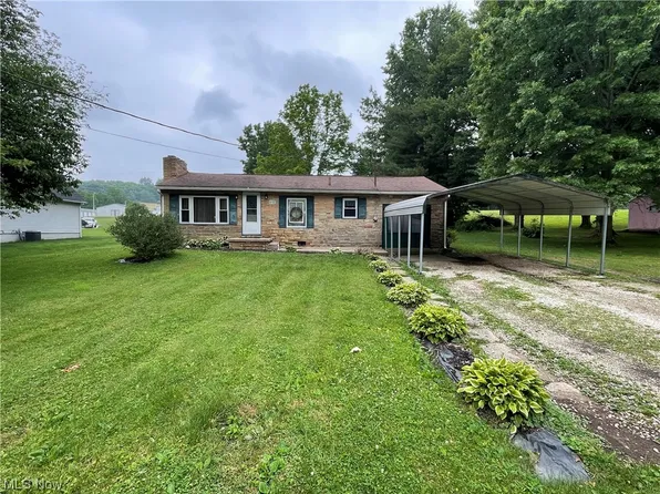 6102 Vale View Dr SW, Sherrodsville, OH 44675