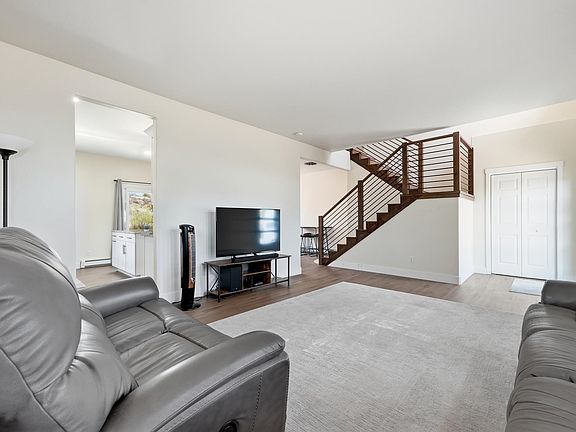 2nd image of 2373 1/2 Rana Rd