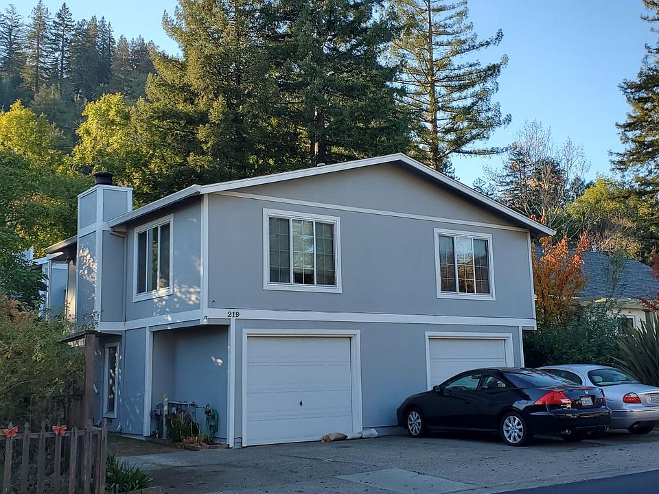 219 Kent Avenue. Upper unit in the front.