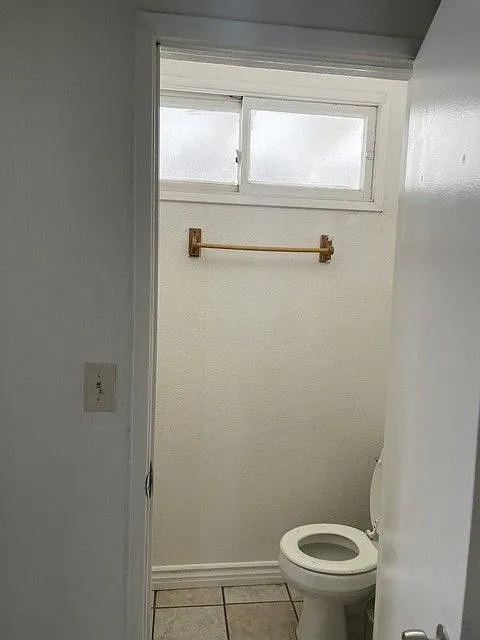 3 bed, 1.5 bath, 1022 sqft, $2,500 — Photo 2