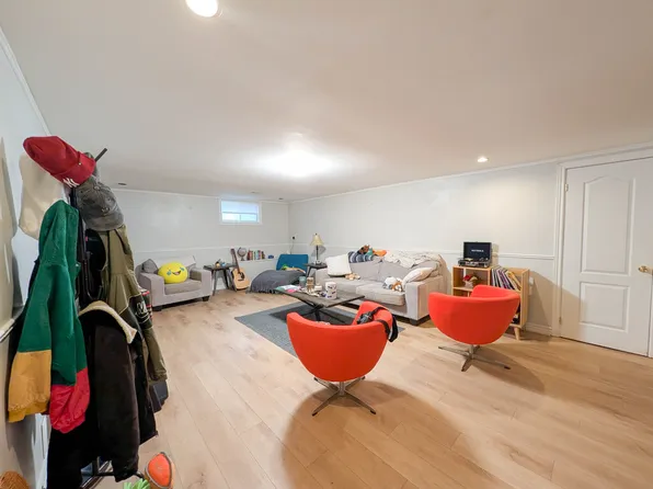 85 Mildred Ave #2, Saint Catharines, ON L2R 6J4