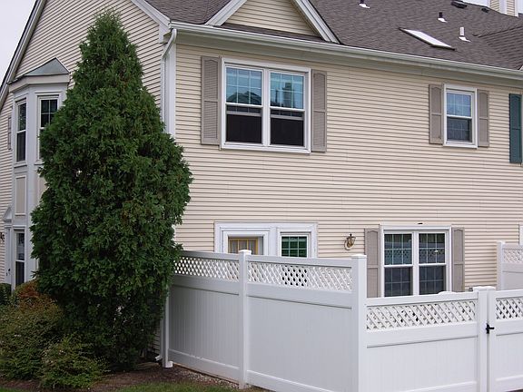 Privacy fence around patio