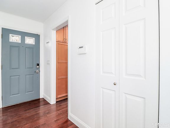 5th image of 8 Stonecrop Rd