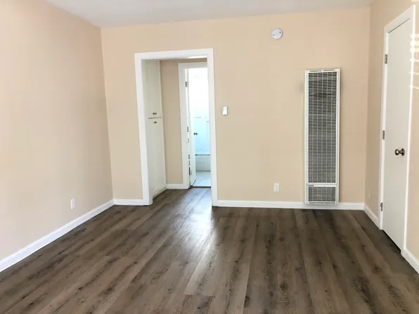 6064 Fulton Ave, Van Nuys, CA 91401