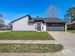 2801 Woodpath Ln, Bedford, TX 76021