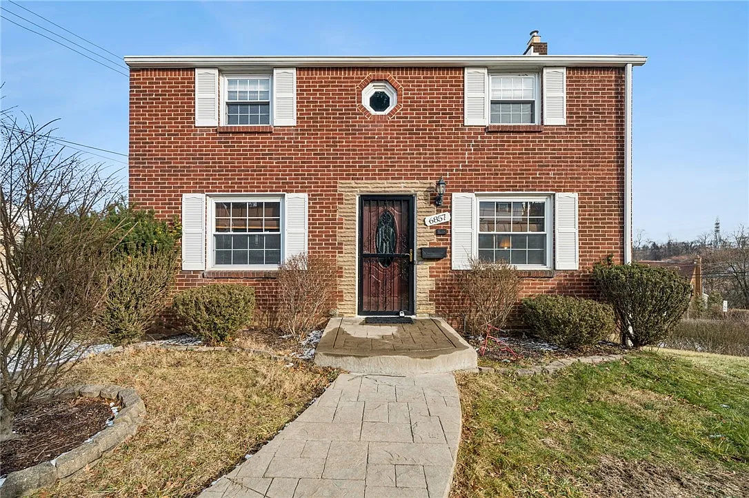 6857 Tunnelview Dr photo 1