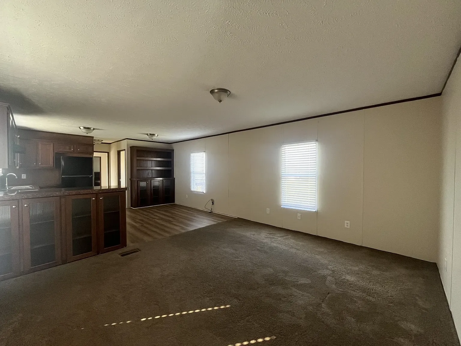 3 bed, 1280 sqft, $915 — Photo 3