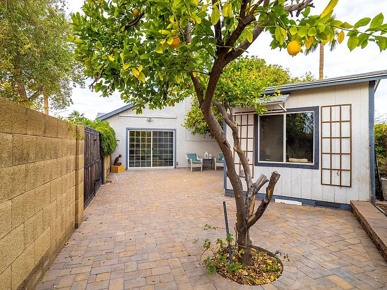 6308 W Port Royale Ln — Photo 31