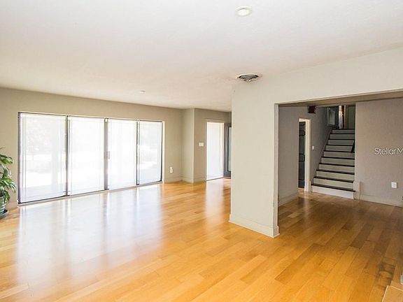 3rd image of 613 Lake Como Cir