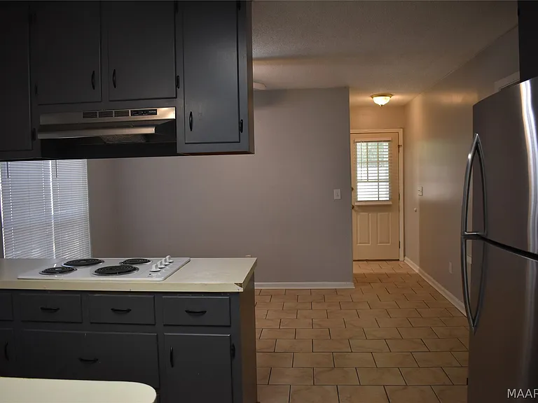 3001 Sutton Dr — Photo 7