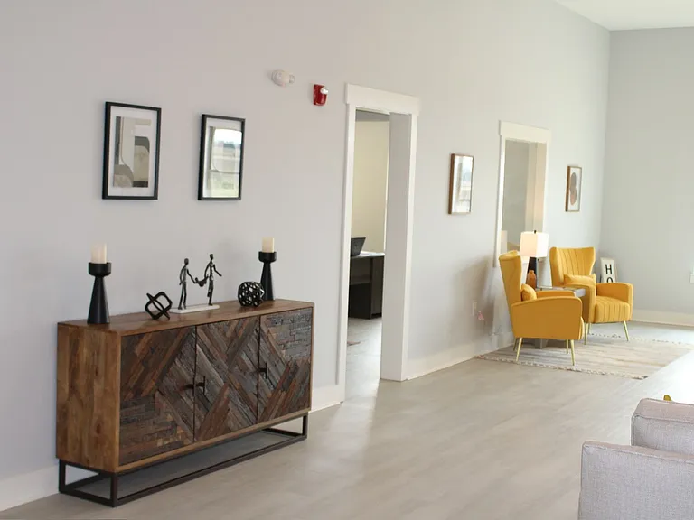 Joy Park Luxury Apartments — Photo 12
