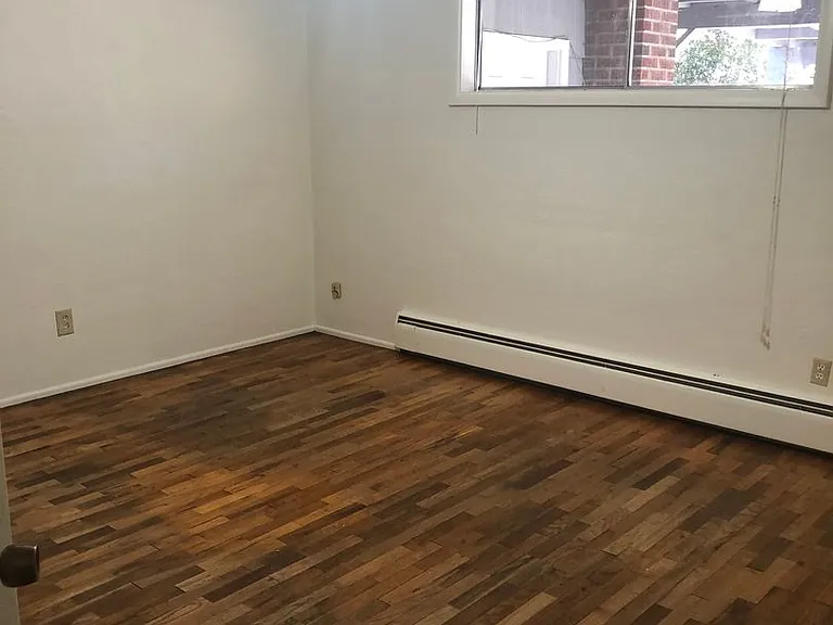 1487 NW Eden St — Photo 7