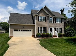 806 Stuart Ct, Mebane, NC 27302