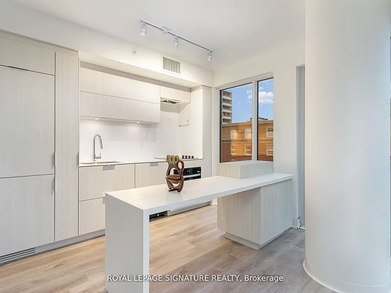 370 Martha St #304 — Photo 9