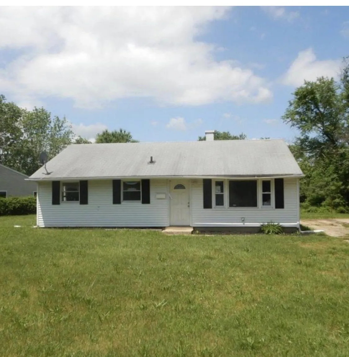 246 N Dennis Dr — Photo 1