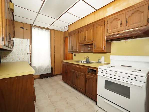 1636 Dahill Road image 13 of 19