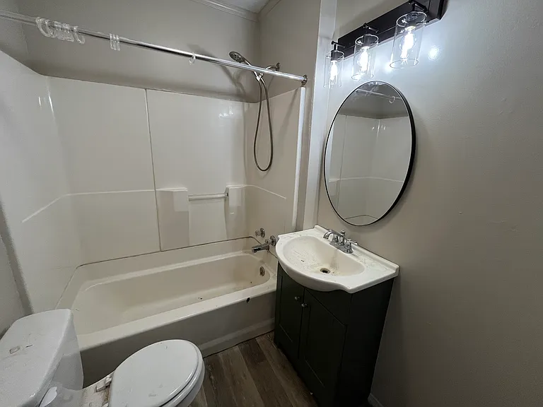 615 W 7th Ave — Photo 3