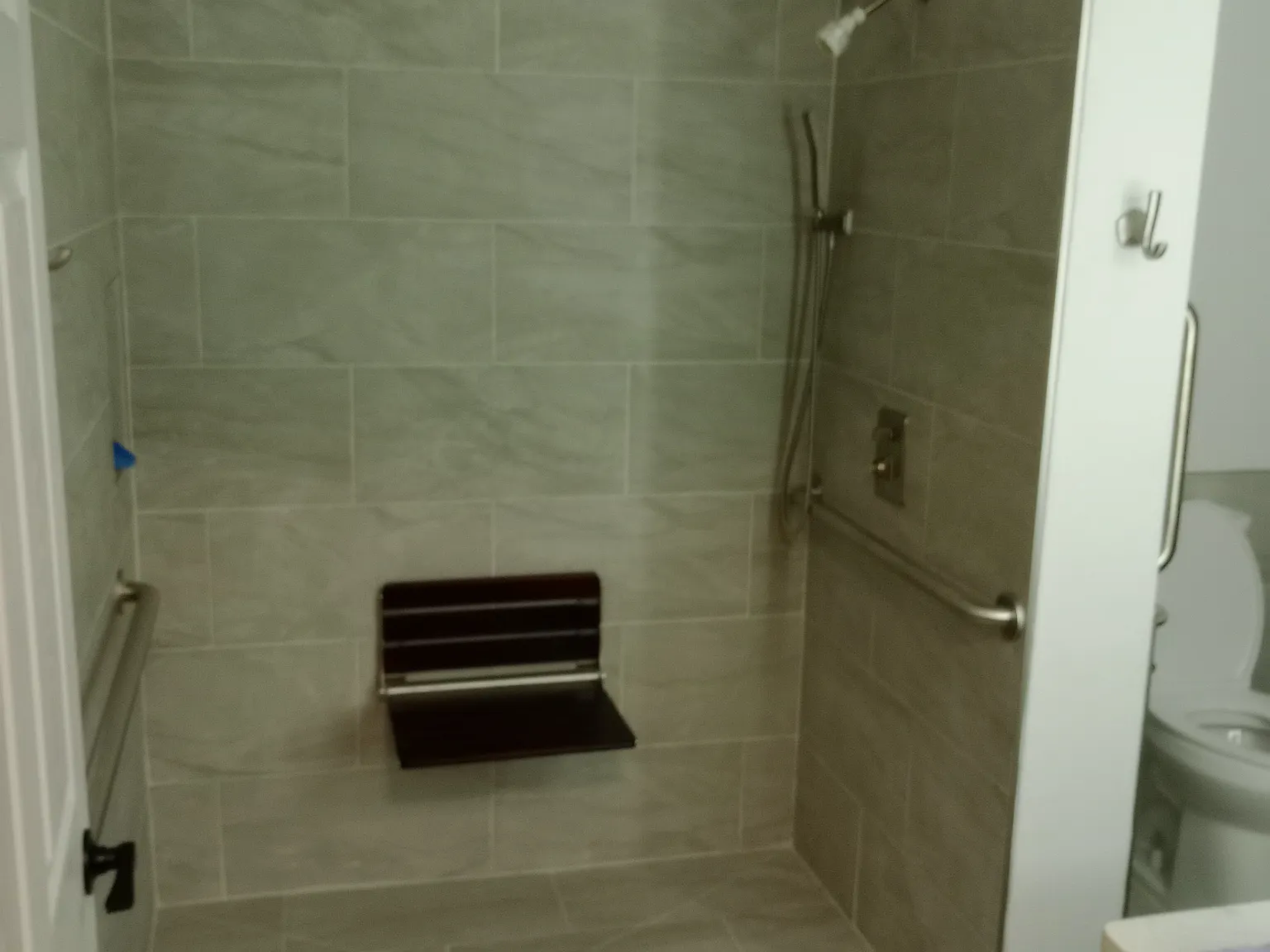 3 bed, 1400 sqft, $1,300 — Photo 2