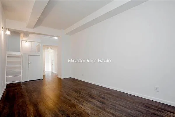 Rented by Mirador Real Estate | media 6