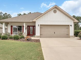 261 Whitman Way, Freeport, FL 32439