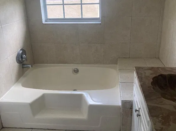 1320 SW 52nd Ave, Pompano Beach, FL 33068