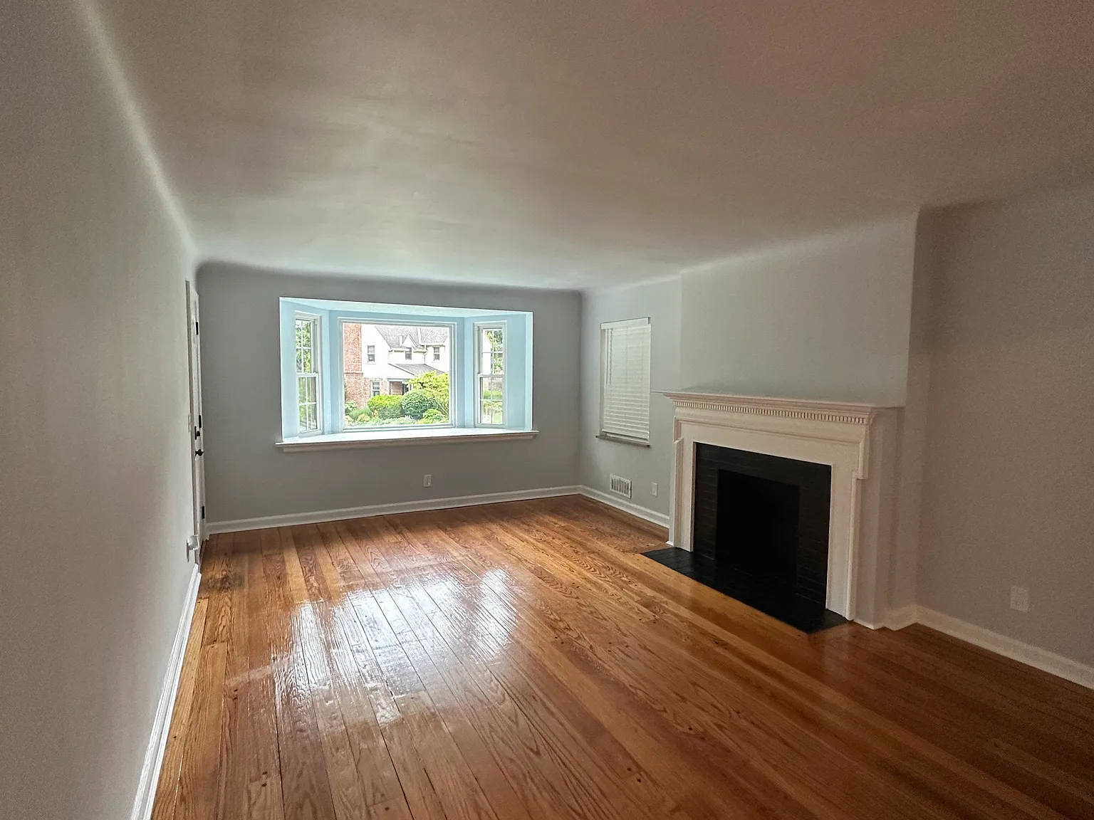 2 bed, 1200 sqft, $1,550 — Photo 4