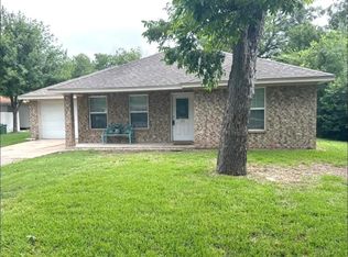318 S Austin St, Holland, TX 76534